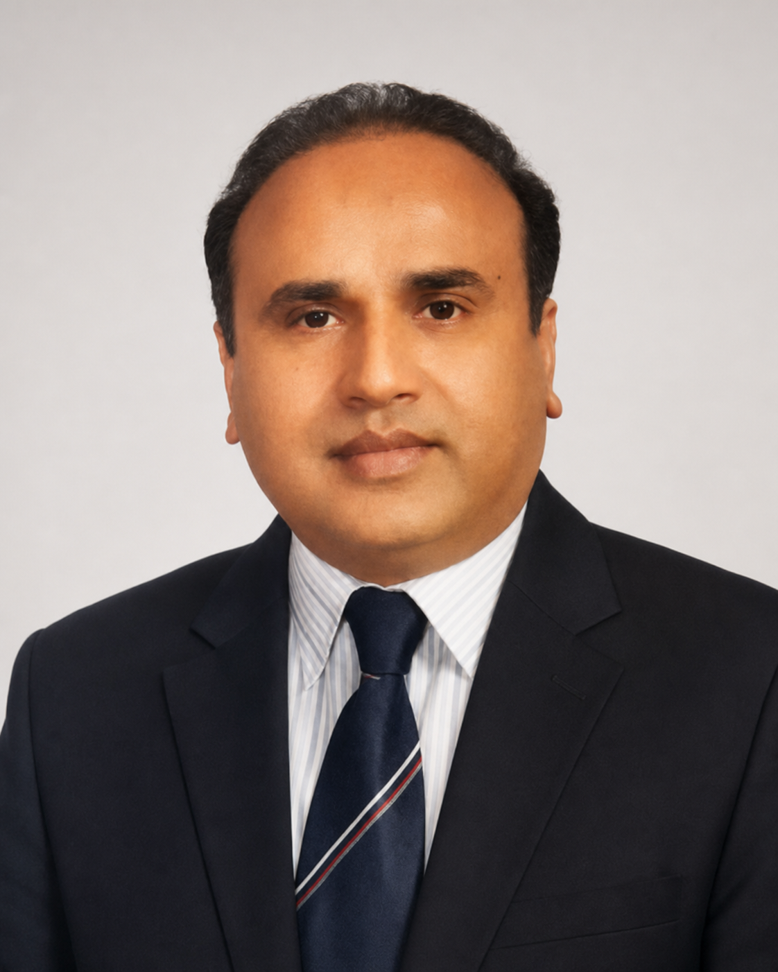Portrait of Dr Amjad Farooq